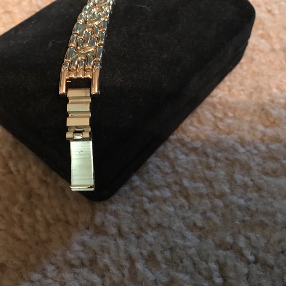 Paul Sebastian Timeless Treasure Watch - Picture 6 of 7